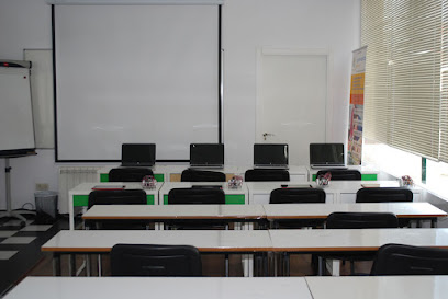 Academia de idiomas, apoyo escolar y gabinete pedagógico Formanovus